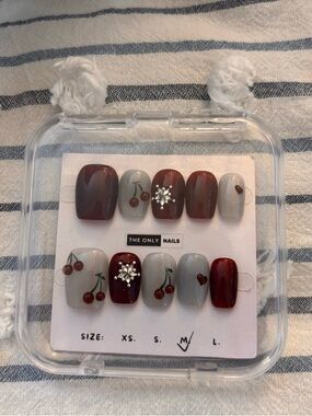 Cherry Accent Press-On Nails in Burgundy & Gray